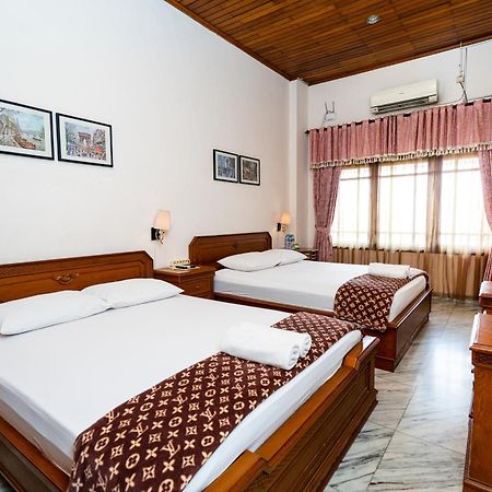 D Ajenk Boutique Guesthouse Yogyakarta Bagian luar foto
