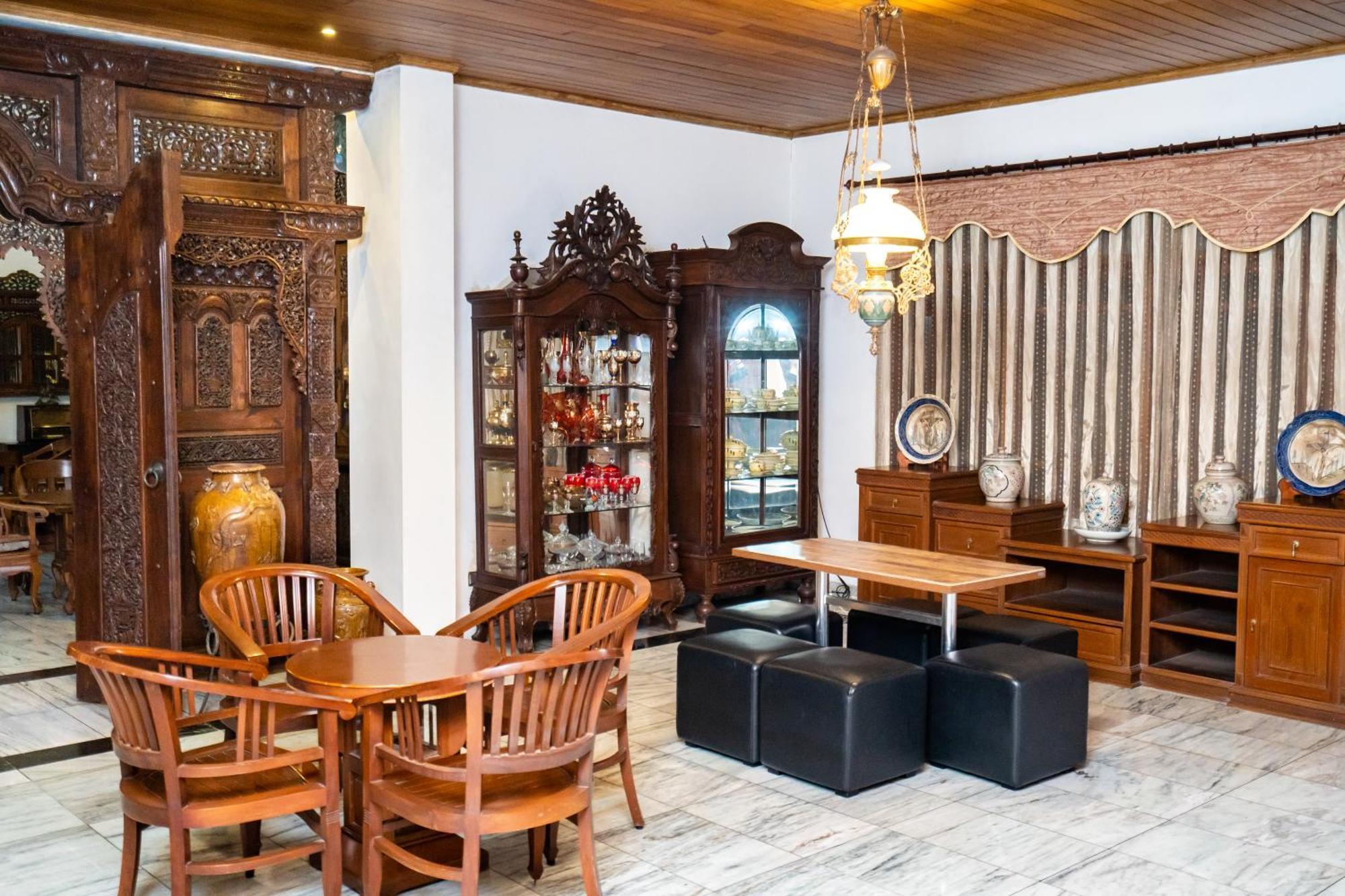 D Ajenk Boutique Guesthouse Yogyakarta Bagian luar foto
