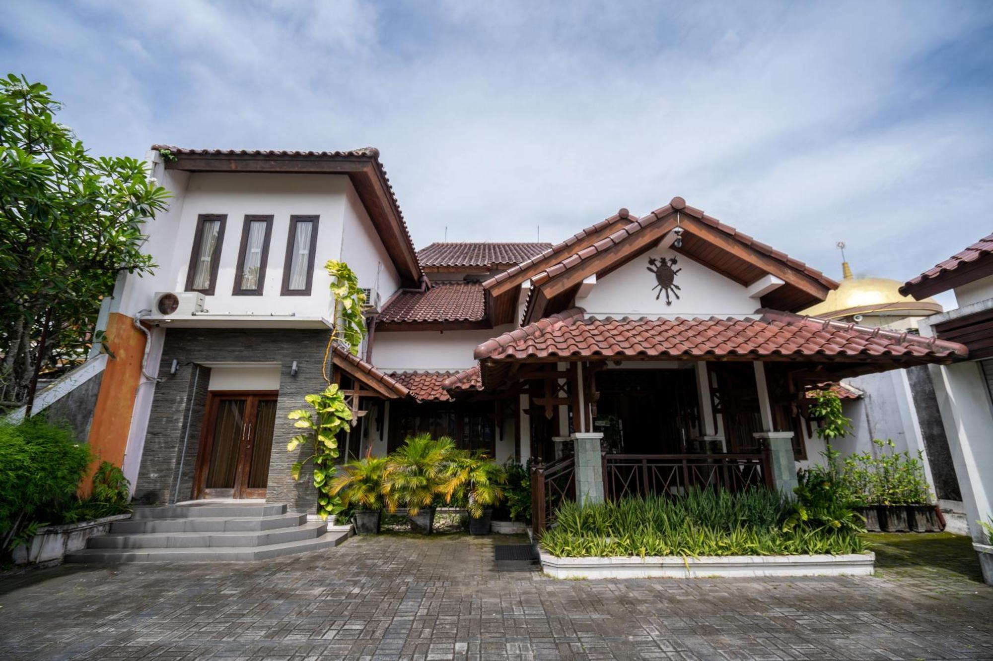 D Ajenk Boutique Guesthouse Yogyakarta Bagian luar foto