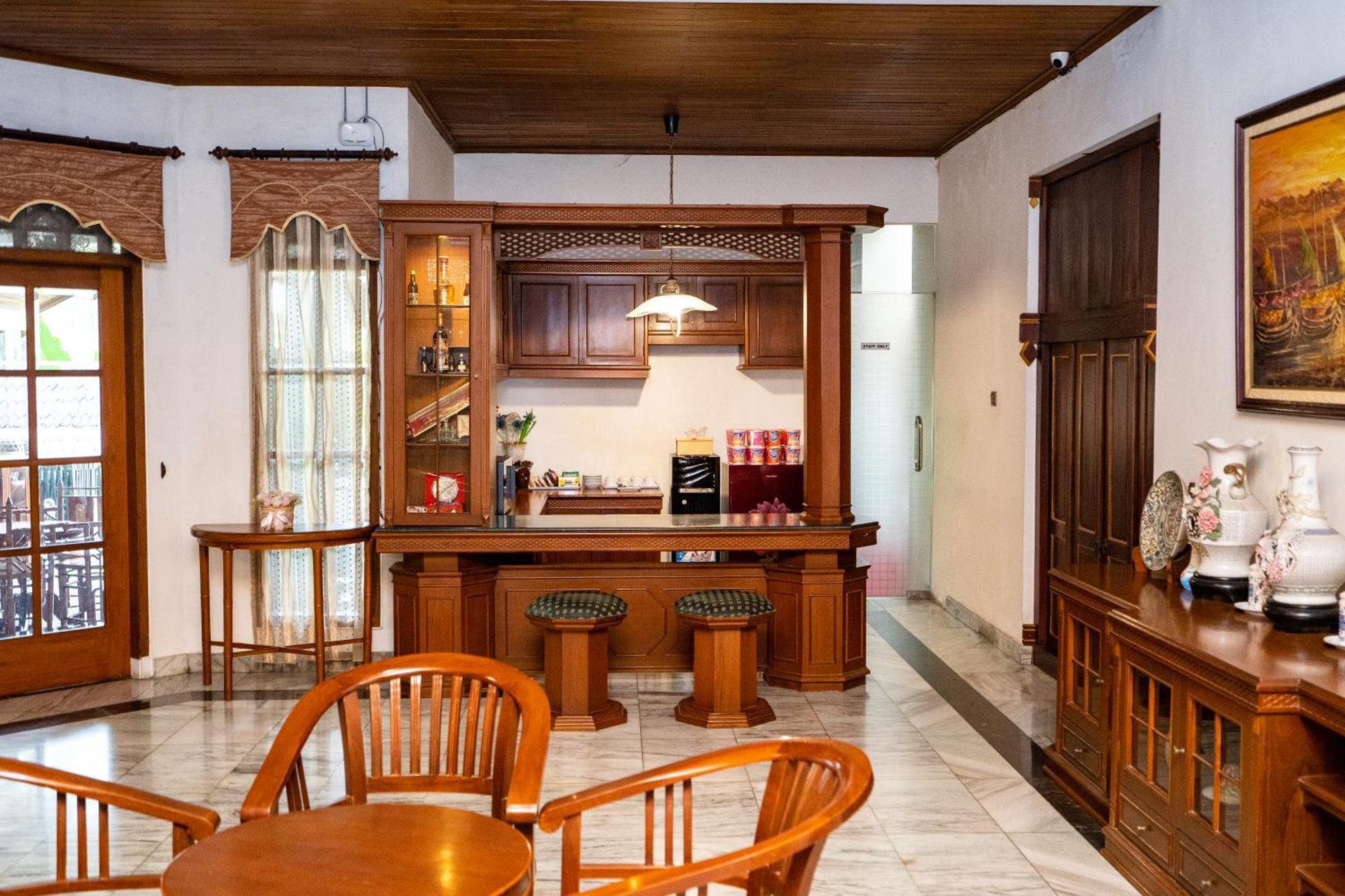 D Ajenk Boutique Guesthouse Yogyakarta Bagian luar foto