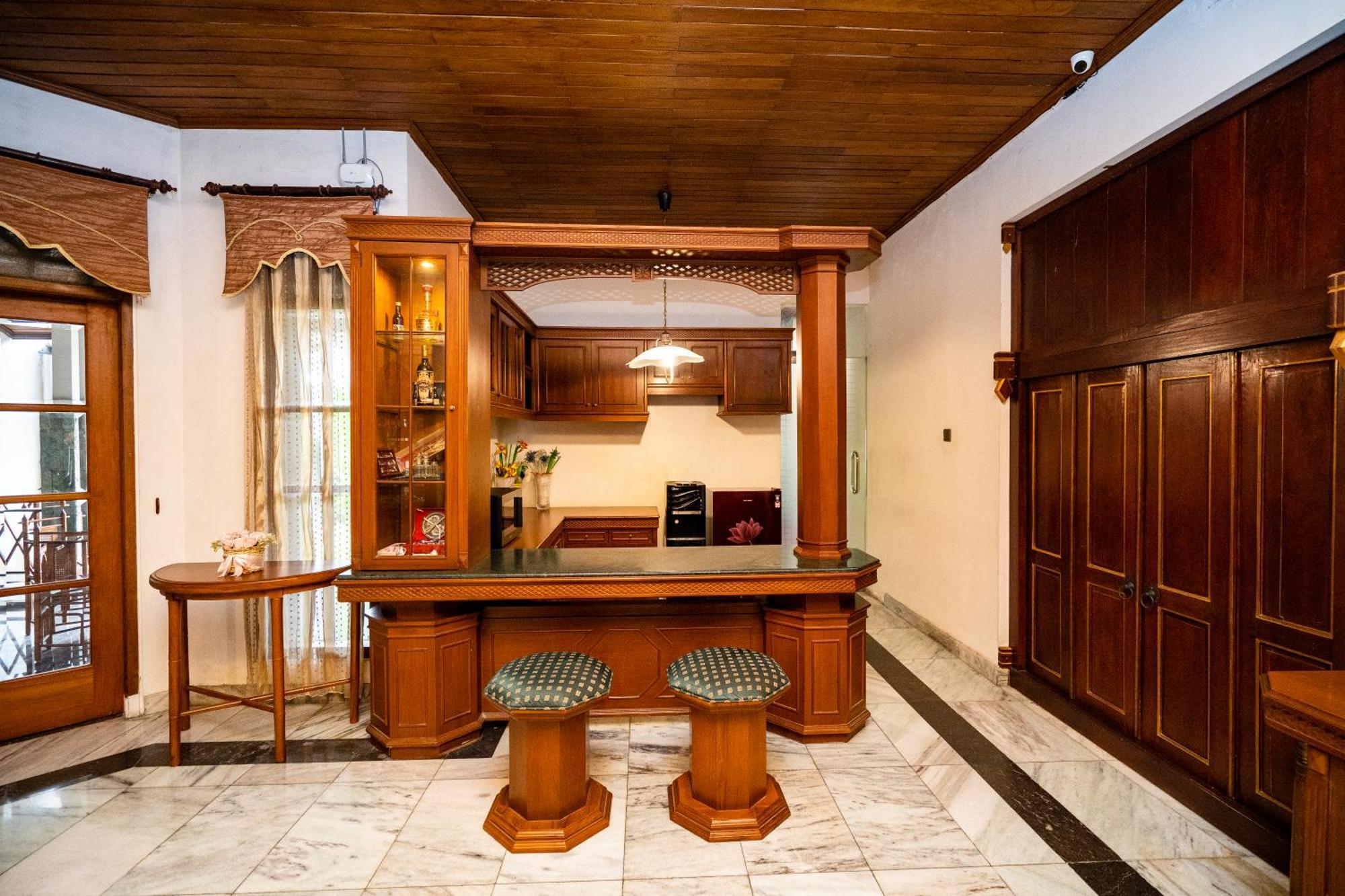D Ajenk Boutique Guesthouse Yogyakarta Bagian luar foto